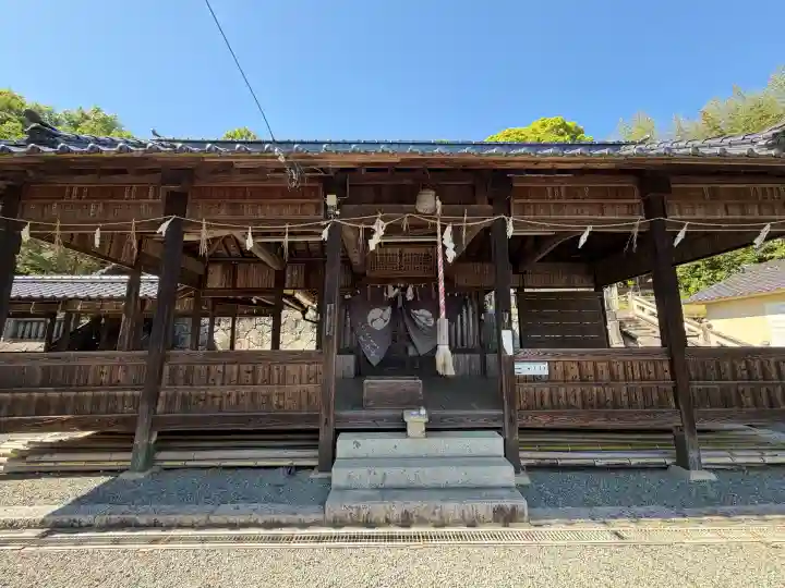 須佐能表神社の{uncategorized: "未分類", other: "その他", undefined: "問題あり", building: "その他建物", grave: "お墓", sacred_gate: "鳥居", guardian: "狛犬", statue: "像", buddha: "仏像", history: "歴史", nature: "自然", garden: "庭園", animal: "動物", pagoda: "塔", temizu: "手水舎", mountain_gate: "山門・神門", sanctuary: "本殿・本堂", subordinate: "末社・摂社", art: "芸術", scenery: "景色", jizo: "地蔵", ema: "絵馬", goshuin: "御朱印", omikuji: "おみくじ", items: "授与品その他", amulet: "お守り", goshuincho: "御朱印帳", eats: "食事", festival: "お祭り", votive_dance: "神楽", shichigosan: "七五三参", wedding: "結婚式", experience: "体験その他", initially: "初詣", around: "周辺", anti_infection: "感染症対策"}