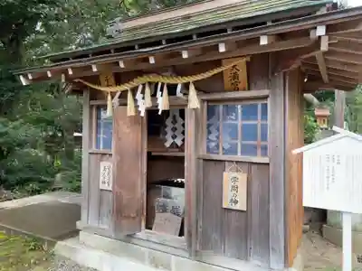 鶴峯八幡宮の末社・摂社