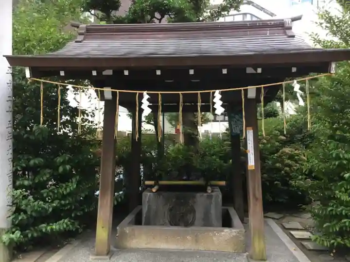 太田姫稲荷神社の手水舎