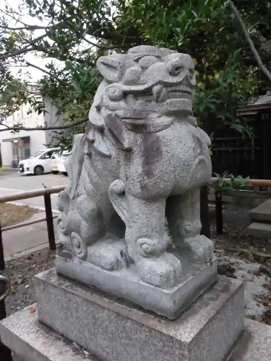新熊野神社の狛犬