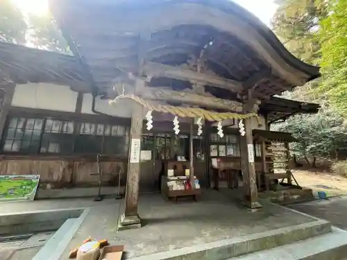 太歳神社の{uncategorized: "未分類", other: "その他", undefined: "問題あり", building: "その他建物", grave: "お墓", sacred_gate: "鳥居", guardian: "狛犬", statue: "像", buddha: "仏像", history: "歴史", nature: "自然", garden: "庭園", animal: "動物", pagoda: "塔", temizu: "手水舎", mountain_gate: "山門・神門", sanctuary: "本殿・本堂", subordinate: "末社・摂社", art: "芸術", scenery: "景色", jizo: "地蔵", ema: "絵馬", goshuin: "御朱印", omikuji: "おみくじ", items: "授与品その他", amulet: "お守り", goshuincho: "御朱印帳", eats: "食事", festival: "お祭り", votive_dance: "神楽", shichigosan: "七五三参", wedding: "結婚式", experience: "体験その他", initially: "初詣", around: "周辺", anti_infection: "感染症対策"}