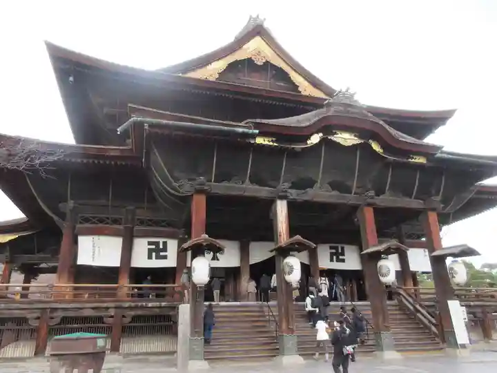 善光寺の本殿・本堂