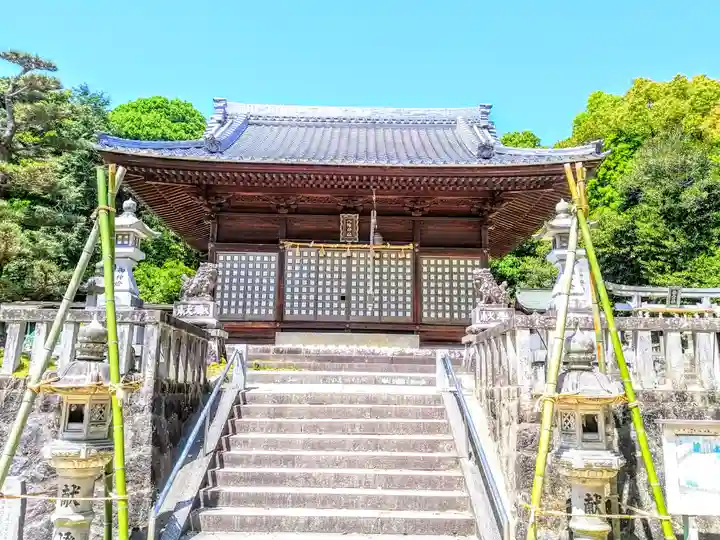 八幡神社の本殿・本堂