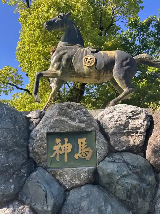 真清田神社の{uncategorized: "未分類", other: "その他", undefined: "問題あり", building: "その他建物", grave: "お墓", sacred_gate: "鳥居", guardian: "狛犬", statue: "像", buddha: "仏像", history: "歴史", nature: "自然", garden: "庭園", animal: "動物", pagoda: "塔", temizu: "手水舎", mountain_gate: "山門・神門", sanctuary: "本殿・本堂", subordinate: "末社・摂社", art: "芸術", scenery: "景色", jizo: "地蔵", ema: "絵馬", goshuin: "御朱印", omikuji: "おみくじ", items: "授与品その他", amulet: "お守り", goshuincho: "御朱印帳", eats: "食事", festival: "お祭り", votive_dance: "神楽", shichigosan: "七五三参", wedding: "結婚式", experience: "体験その他", initially: "初詣", around: "周辺", anti_infection: "感染症対策"}