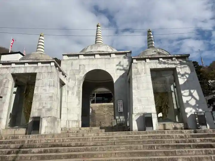 最上稲荷山妙教寺(岡山県)