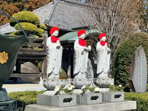 大聖寺（土浦大師不動尊）の{uncategorized: "未分類", other: "その他", undefined: "問題あり", building: "その他建物", grave: "お墓", sacred_gate: "鳥居", guardian: "狛犬", statue: "像", buddha: "仏像", history: "歴史", nature: "自然", garden: "庭園", animal: "動物", pagoda: "塔", temizu: "手水舎", mountain_gate: "山門・神門", sanctuary: "本殿・本堂", subordinate: "末社・摂社", art: "芸術", scenery: "景色", jizo: "地蔵", ema: "絵馬", goshuin: "御朱印", omikuji: "おみくじ", items: "授与品その他", amulet: "お守り", goshuincho: "御朱印帳", eats: "食事", festival: "お祭り", votive_dance: "神楽", shichigosan: "七五三参", wedding: "結婚式", experience: "体験その他", initially: "初詣", around: "周辺", anti_infection: "感染症対策"}