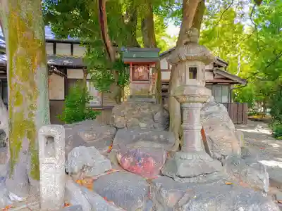 六所社(下飯田)の末社・摂社