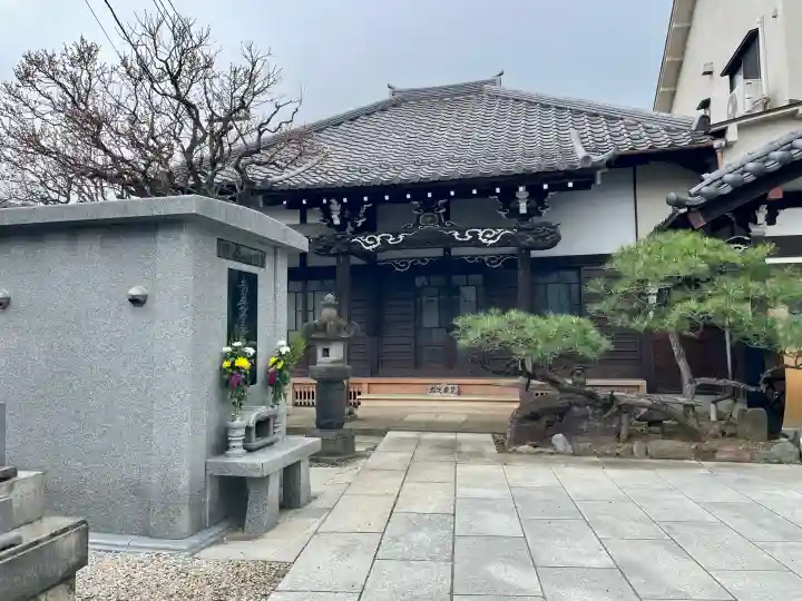長運寺の{uncategorized: "未分類", other: "その他", undefined: "問題あり", building: "その他建物", grave: "お墓", sacred_gate: "鳥居", guardian: "狛犬", statue: "像", buddha: "仏像", history: "歴史", nature: "自然", garden: "庭園", animal: "動物", pagoda: "塔", temizu: "手水舎", mountain_gate: "山門・神門", sanctuary: "本殿・本堂", subordinate: "末社・摂社", art: "芸術", scenery: "景色", jizo: "地蔵", ema: "絵馬", goshuin: "御朱印", omikuji: "おみくじ", items: "授与品その他", amulet: "お守り", goshuincho: "御朱印帳", eats: "食事", festival: "お祭り", votive_dance: "神楽", shichigosan: "七五三参", wedding: "結婚式", experience: "体験その他", initially: "初詣", around: "周辺", anti_infection: "感染症対策"}