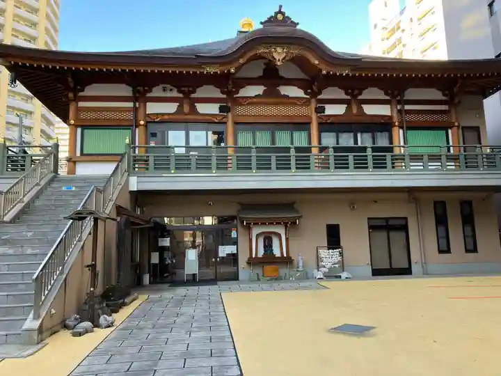 成田山川口分院の本殿・本堂