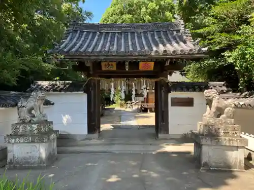 荒見神社の山門・神門