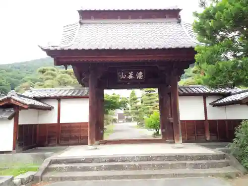 東光寺の山門