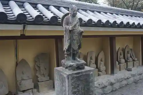 東長寺の像