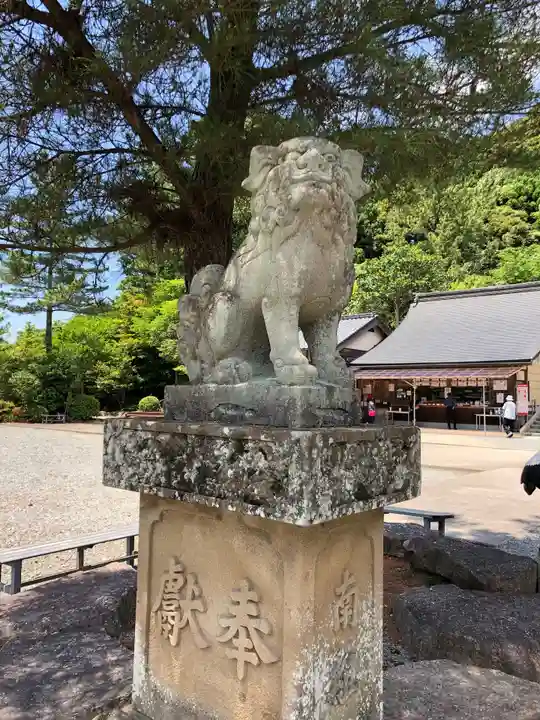 石見国一宮 物部神社の狛犬