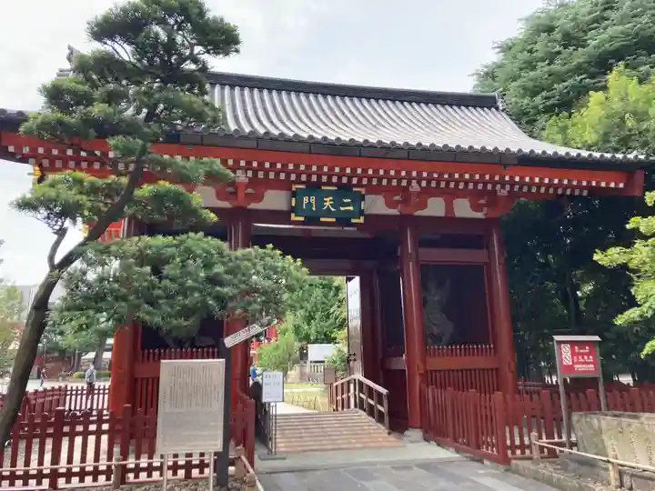 浅草神社の山門・神門