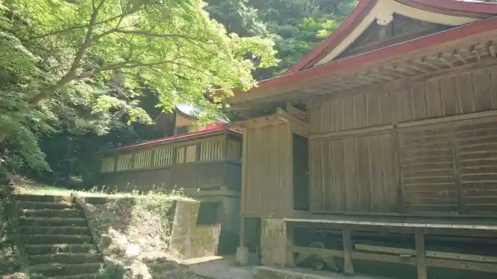 小藤神社の本殿・本堂