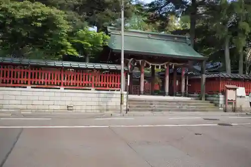 尾崎神社の山門・神門