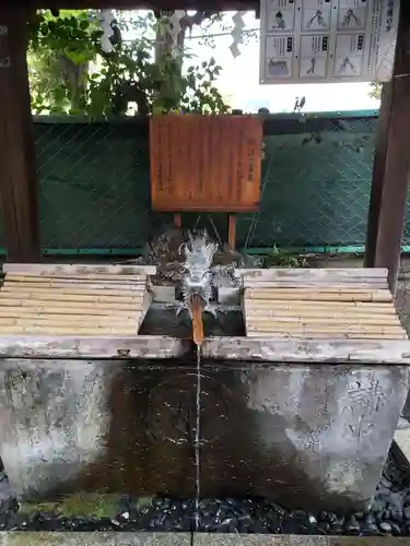 諏訪神社の手水舎