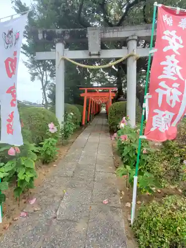 尾曳稲荷神社の鳥居