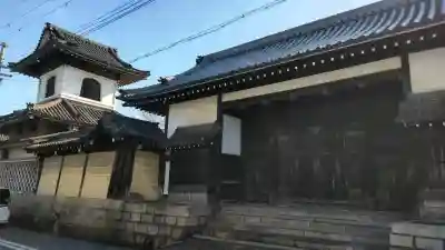 本願寺堺別院の{uncategorized: "未分類", other: "その他", undefined: "問題あり", building: "その他建物", grave: "お墓", sacred_gate: "鳥居", guardian: "狛犬", statue: "像", buddha: "仏像", history: "歴史", nature: "自然", garden: "庭園", animal: "動物", pagoda: "塔", temizu: "手水舎", mountain_gate: "山門・神門", sanctuary: "本殿・本堂", subordinate: "末社・摂社", art: "芸術", scenery: "景色", jizo: "地蔵", ema: "絵馬", goshuin: "御朱印", omikuji: "おみくじ", items: "授与品その他", amulet: "お守り", goshuincho: "御朱印帳", eats: "食事", festival: "お祭り", votive_dance: "神楽", shichigosan: "七五三参", wedding: "結婚式", experience: "体験その他", initially: "初詣", around: "周辺", anti_infection: "感染症対策"}