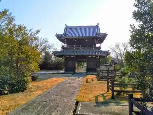 天澤院の山門