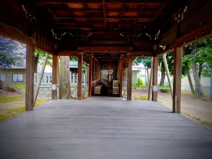 白山社の本殿・本堂