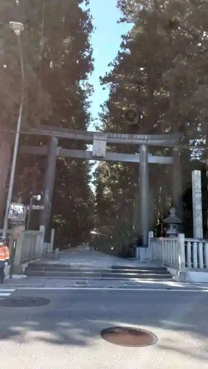 北口本宮冨士浅間神社の鳥居