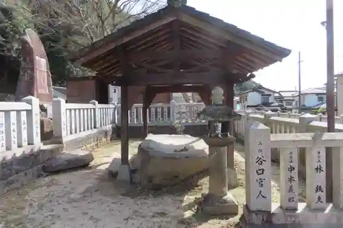 切幡神社の手水舎