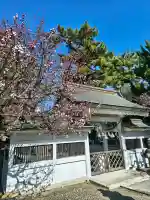護国神社の{uncategorized: "未分類", other: "その他", undefined: "問題あり", building: "その他建物", grave: "お墓", sacred_gate: "鳥居", guardian: "狛犬", statue: "像", buddha: "仏像", history: "歴史", nature: "自然", garden: "庭園", animal: "動物", pagoda: "塔", temizu: "手水舎", mountain_gate: "山門・神門", sanctuary: "本殿・本堂", subordinate: "末社・摂社", art: "芸術", scenery: "景色", jizo: "地蔵", ema: "絵馬", goshuin: "御朱印", omikuji: "おみくじ", items: "授与品その他", amulet: "お守り", goshuincho: "御朱印帳", eats: "食事", festival: "お祭り", votive_dance: "神楽", shichigosan: "七五三参", wedding: "結婚式", experience: "体験その他", initially: "初詣", around: "周辺", anti_infection: "感染症対策"}