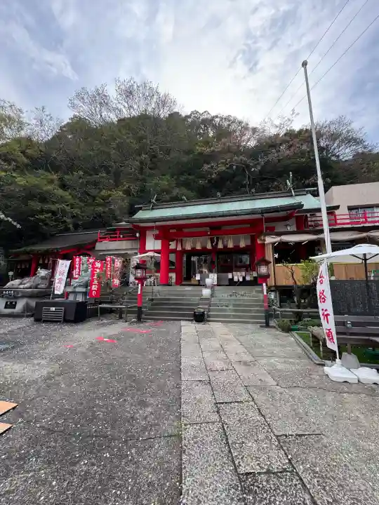 徳島眉山天神社の{uncategorized: "未分類", other: "その他", undefined: "問題あり", building: "その他建物", grave: "お墓", sacred_gate: "鳥居", guardian: "狛犬", statue: "像", buddha: "仏像", history: "歴史", nature: "自然", garden: "庭園", animal: "動物", pagoda: "塔", temizu: "手水舎", mountain_gate: "山門・神門", sanctuary: "本殿・本堂", subordinate: "末社・摂社", art: "芸術", scenery: "景色", jizo: "地蔵", ema: "絵馬", goshuin: "御朱印", omikuji: "おみくじ", items: "授与品その他", amulet: "お守り", goshuincho: "御朱印帳", eats: "食事", festival: "お祭り", votive_dance: "神楽", shichigosan: "七五三参", wedding: "結婚式", experience: "体験その他", initially: "初詣", around: "周辺", anti_infection: "感染症対策"}