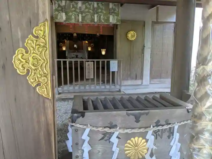 玉鉾神社の{uncategorized: "未分類", other: "その他", undefined: "問題あり", building: "その他建物", grave: "お墓", sacred_gate: "鳥居", guardian: "狛犬", statue: "像", buddha: "仏像", history: "歴史", nature: "自然", garden: "庭園", animal: "動物", pagoda: "塔", temizu: "手水舎", mountain_gate: "山門・神門", sanctuary: "本殿・本堂", subordinate: "末社・摂社", art: "芸術", scenery: "景色", jizo: "地蔵", ema: "絵馬", goshuin: "御朱印", omikuji: "おみくじ", items: "授与品その他", amulet: "お守り", goshuincho: "御朱印帳", eats: "食事", festival: "お祭り", votive_dance: "神楽", shichigosan: "七五三参", wedding: "結婚式", experience: "体験その他", initially: "初詣", around: "周辺", anti_infection: "感染症対策"}