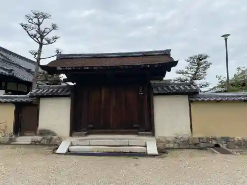北室院の{uncategorized: "未分類", other: "その他", undefined: "問題あり", building: "その他建物", grave: "お墓", sacred_gate: "鳥居", guardian: "狛犬", statue: "像", buddha: "仏像", history: "歴史", nature: "自然", garden: "庭園", animal: "動物", pagoda: "塔", temizu: "手水舎", mountain_gate: "山門・神門", sanctuary: "本殿・本堂", subordinate: "末社・摂社", art: "芸術", scenery: "景色", jizo: "地蔵", ema: "絵馬", goshuin: "御朱印", omikuji: "おみくじ", items: "授与品その他", amulet: "お守り", goshuincho: "御朱印帳", eats: "食事", festival: "お祭り", votive_dance: "神楽", shichigosan: "七五三参", wedding: "結婚式", experience: "体験その他", initially: "初詣", around: "周辺", anti_infection: "感染症対策"}
