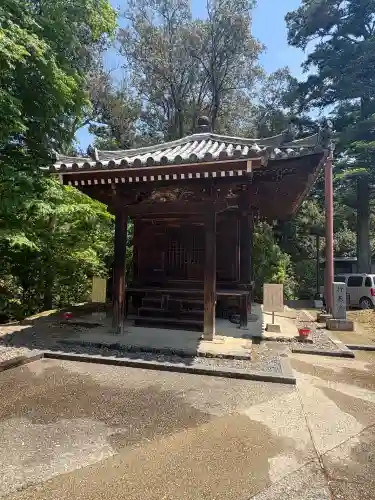 東大寺 行基堂の{uncategorized: "未分類", other: "その他", undefined: "問題あり", building: "その他建物", grave: "お墓", sacred_gate: "鳥居", guardian: "狛犬", statue: "像", buddha: "仏像", history: "歴史", nature: "自然", garden: "庭園", animal: "動物", pagoda: "塔", temizu: "手水舎", mountain_gate: "山門・神門", sanctuary: "本殿・本堂", subordinate: "末社・摂社", art: "芸術", scenery: "景色", jizo: "地蔵", ema: "絵馬", goshuin: "御朱印", omikuji: "おみくじ", items: "授与品その他", amulet: "お守り", goshuincho: "御朱印帳", eats: "食事", festival: "お祭り", votive_dance: "神楽", shichigosan: "七五三参", wedding: "結婚式", experience: "体験その他", initially: "初詣", around: "周辺", anti_infection: "感染症対策"}