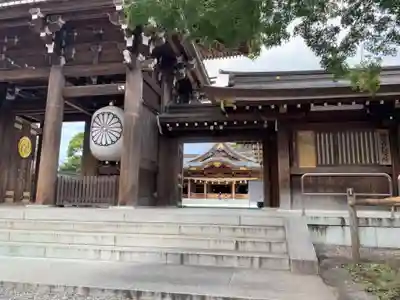 寒川神社の山門・神門