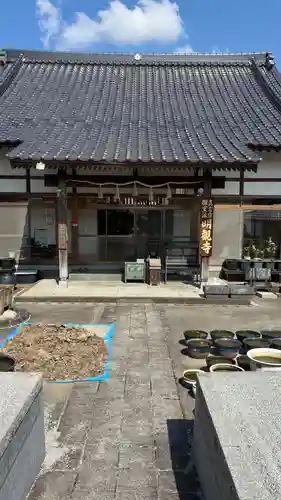 明観寺の本殿・本堂