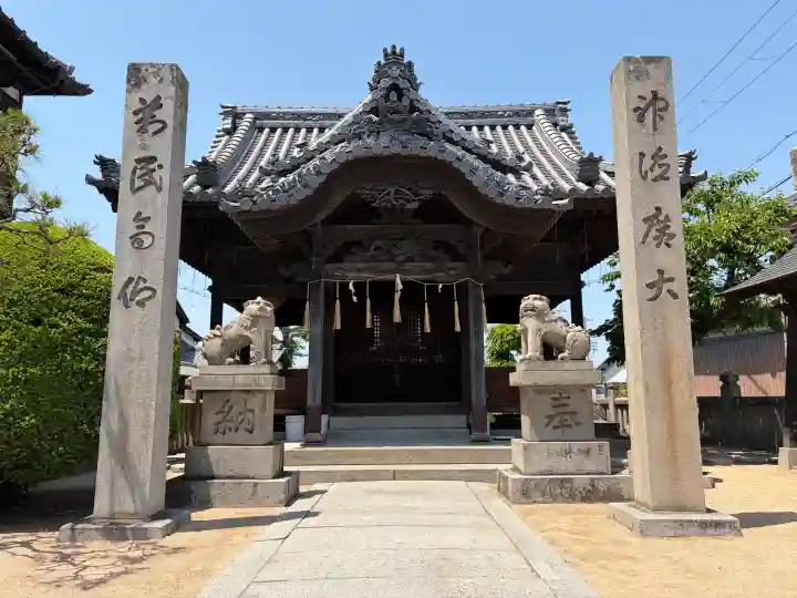 武大神社の{uncategorized: "未分類", other: "その他", undefined: "問題あり", building: "その他建物", grave: "お墓", sacred_gate: "鳥居", guardian: "狛犬", statue: "像", buddha: "仏像", history: "歴史", nature: "自然", garden: "庭園", animal: "動物", pagoda: "塔", temizu: "手水舎", mountain_gate: "山門・神門", sanctuary: "本殿・本堂", subordinate: "末社・摂社", art: "芸術", scenery: "景色", jizo: "地蔵", ema: "絵馬", goshuin: "御朱印", omikuji: "おみくじ", items: "授与品その他", amulet: "お守り", goshuincho: "御朱印帳", eats: "食事", festival: "お祭り", votive_dance: "神楽", shichigosan: "七五三参", wedding: "結婚式", experience: "体験その他", initially: "初詣", around: "周辺", anti_infection: "感染症対策"}