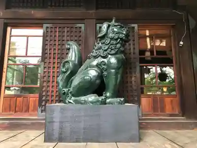 鳥海月山両所宮の狛犬