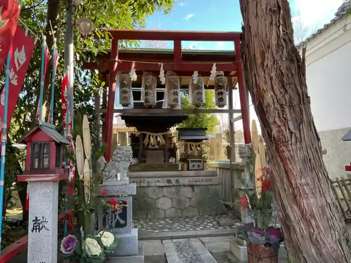新羅神社の末社・摂社