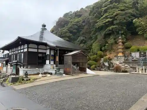 金前寺の{uncategorized: "未分類", other: "その他", undefined: "問題あり", building: "その他建物", grave: "お墓", sacred_gate: "鳥居", guardian: "狛犬", statue: "像", buddha: "仏像", history: "歴史", nature: "自然", garden: "庭園", animal: "動物", pagoda: "塔", temizu: "手水舎", mountain_gate: "山門・神門", sanctuary: "本殿・本堂", subordinate: "末社・摂社", art: "芸術", scenery: "景色", jizo: "地蔵", ema: "絵馬", goshuin: "御朱印", omikuji: "おみくじ", items: "授与品その他", amulet: "お守り", goshuincho: "御朱印帳", eats: "食事", festival: "お祭り", votive_dance: "神楽", shichigosan: "七五三参", wedding: "結婚式", experience: "体験その他", initially: "初詣", around: "周辺", anti_infection: "感染症対策"}