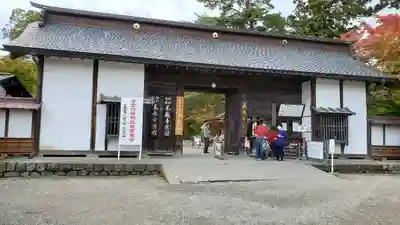 毛越寺の山門・神門