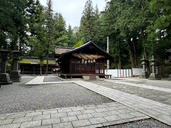 諏訪大社下社春宮(長野県)