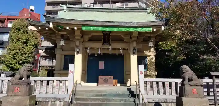 白髭神社の本殿・本堂