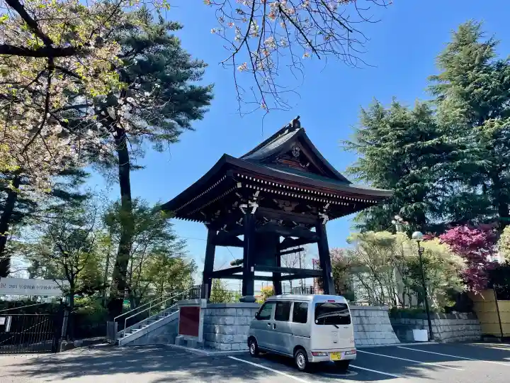 本立寺の{uncategorized: "未分類", other: "その他", undefined: "問題あり", building: "その他建物", grave: "お墓", sacred_gate: "鳥居", guardian: "狛犬", statue: "像", buddha: "仏像", history: "歴史", nature: "自然", garden: "庭園", animal: "動物", pagoda: "塔", temizu: "手水舎", mountain_gate: "山門・神門", sanctuary: "本殿・本堂", subordinate: "末社・摂社", art: "芸術", scenery: "景色", jizo: "地蔵", ema: "絵馬", goshuin: "御朱印", omikuji: "おみくじ", items: "授与品その他", amulet: "お守り", goshuincho: "御朱印帳", eats: "食事", festival: "お祭り", votive_dance: "神楽", shichigosan: "七五三参", wedding: "結婚式", experience: "体験その他", initially: "初詣", around: "周辺", anti_infection: "感染症対策"}