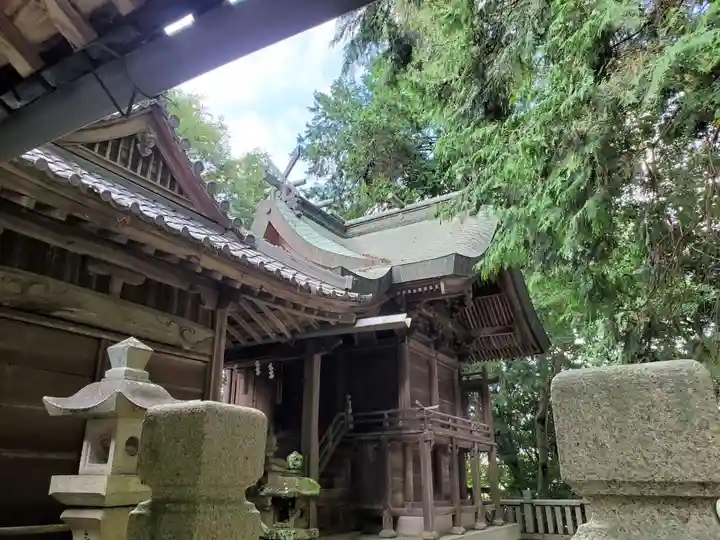 岩壷神社の本殿・本堂