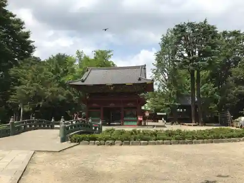 根津神社の山門