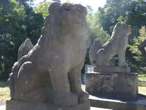 温根別神社の狛犬