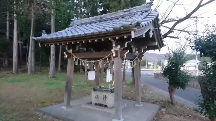 白山神社の手水舎