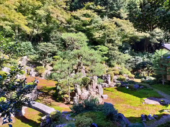 吸湖山 青岸寺の庭園