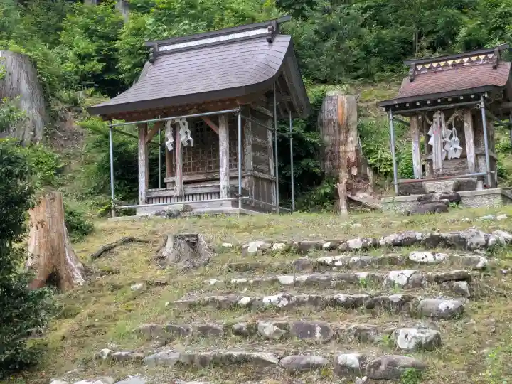 横山神社の{uncategorized: "未分類", other: "その他", undefined: "問題あり", building: "その他建物", grave: "お墓", sacred_gate: "鳥居", guardian: "狛犬", statue: "像", buddha: "仏像", history: "歴史", nature: "自然", garden: "庭園", animal: "動物", pagoda: "塔", temizu: "手水舎", mountain_gate: "山門・神門", sanctuary: "本殿・本堂", subordinate: "末社・摂社", art: "芸術", scenery: "景色", jizo: "地蔵", ema: "絵馬", goshuin: "御朱印", omikuji: "おみくじ", items: "授与品その他", amulet: "お守り", goshuincho: "御朱印帳", eats: "食事", festival: "お祭り", votive_dance: "神楽", shichigosan: "七五三参", wedding: "結婚式", experience: "体験その他", initially: "初詣", around: "周辺", anti_infection: "感染症対策"}