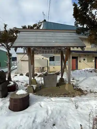 厳島神社の{uncategorized: "未分類", other: "その他", undefined: "問題あり", building: "その他建物", grave: "お墓", sacred_gate: "鳥居", guardian: "狛犬", statue: "像", buddha: "仏像", history: "歴史", nature: "自然", garden: "庭園", animal: "動物", pagoda: "塔", temizu: "手水舎", mountain_gate: "山門・神門", sanctuary: "本殿・本堂", subordinate: "末社・摂社", art: "芸術", scenery: "景色", jizo: "地蔵", ema: "絵馬", goshuin: "御朱印", omikuji: "おみくじ", items: "授与品その他", amulet: "お守り", goshuincho: "御朱印帳", eats: "食事", festival: "お祭り", votive_dance: "神楽", shichigosan: "七五三参", wedding: "結婚式", experience: "体験その他", initially: "初詣", around: "周辺", anti_infection: "感染症対策"}
