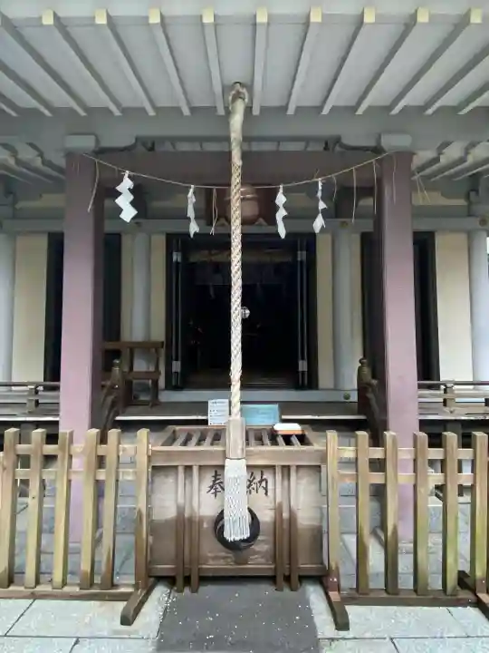 宮益御嶽神社の{uncategorized: "未分類", other: "その他", undefined: "問題あり", building: "その他建物", grave: "お墓", sacred_gate: "鳥居", guardian: "狛犬", statue: "像", buddha: "仏像", history: "歴史", nature: "自然", garden: "庭園", animal: "動物", pagoda: "塔", temizu: "手水舎", mountain_gate: "山門・神門", sanctuary: "本殿・本堂", subordinate: "末社・摂社", art: "芸術", scenery: "景色", jizo: "地蔵", ema: "絵馬", goshuin: "御朱印", omikuji: "おみくじ", items: "授与品その他", amulet: "お守り", goshuincho: "御朱印帳", eats: "食事", festival: "お祭り", votive_dance: "神楽", shichigosan: "七五三参", wedding: "結婚式", experience: "体験その他", initially: "初詣", around: "周辺", anti_infection: "感染症対策"}